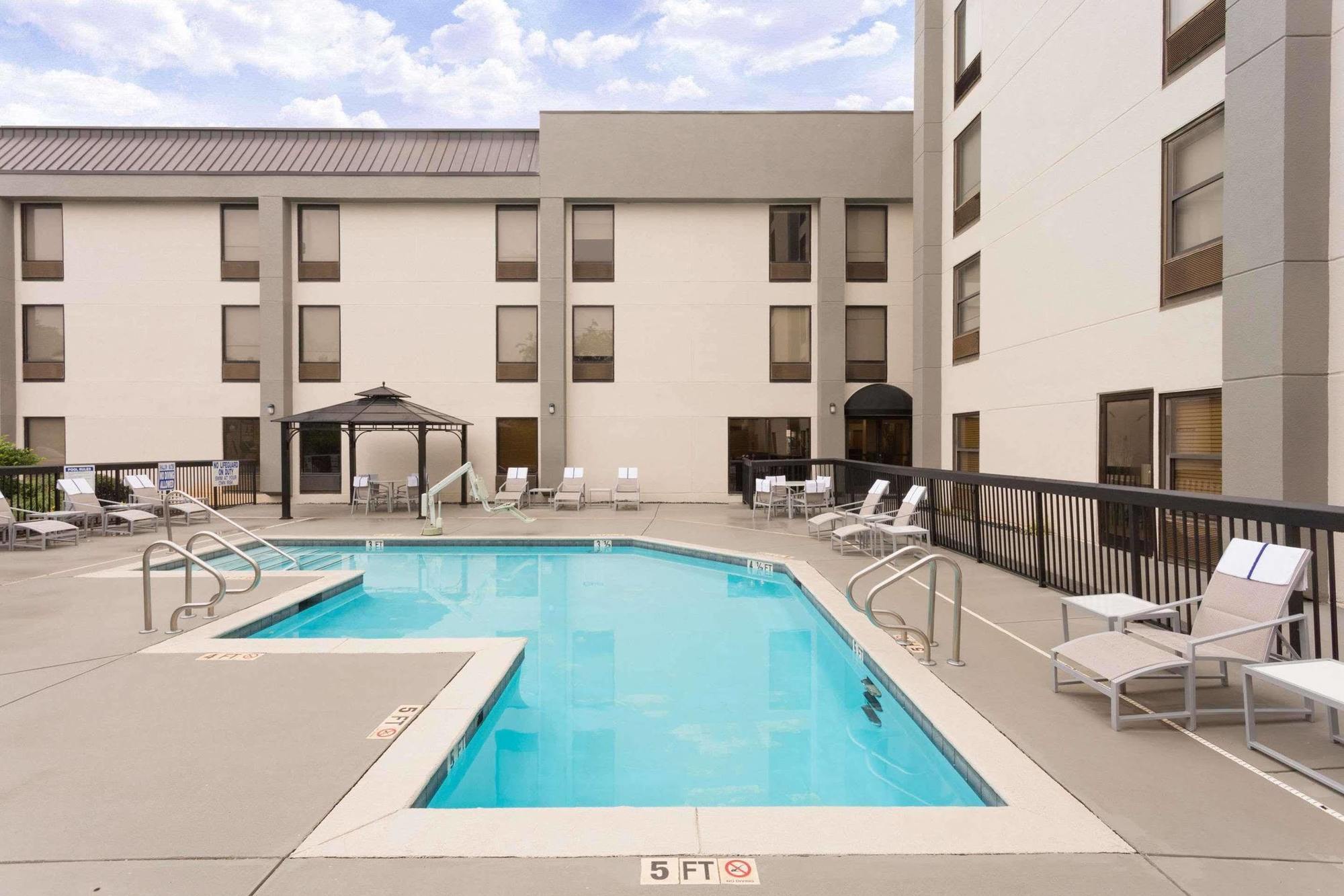 Wyndham Garden Greenville / Spartanburg Airport Εξωτερικό φωτογραφία